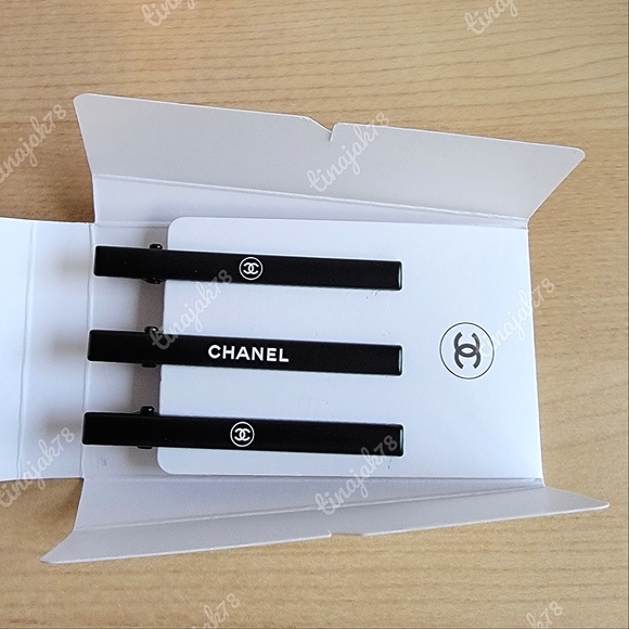 CHANEL Beaute Hair Clips